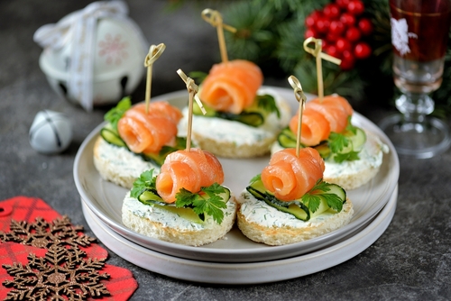 Aperitivos e finger foods perfeitos para confraternizações de fim de ano