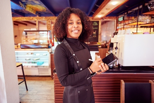 Autocuidado: empreendedora fazendo pausa do trabalho