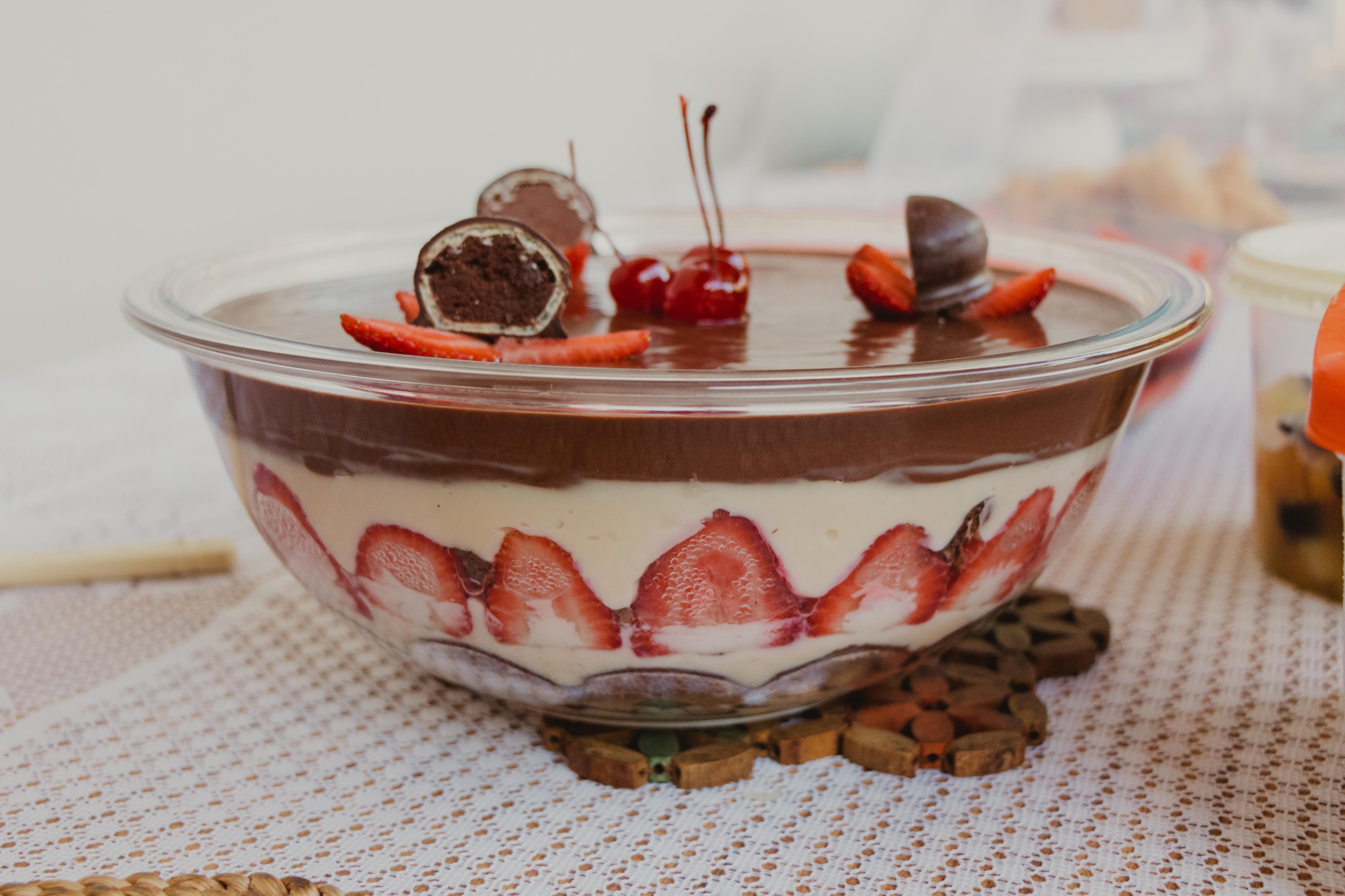 Sobremesas de chocolate morangos trufados