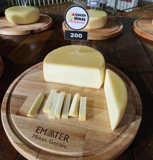 Queijo premiado da família de Maria Abadia