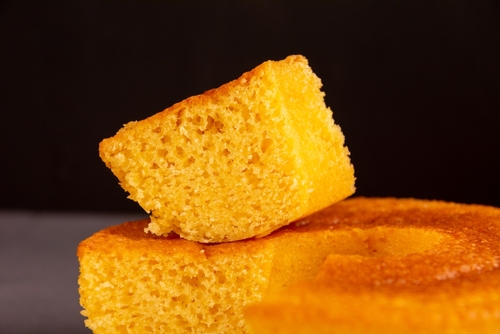Receita de bolo de fubá simples e fofinho para vender muito