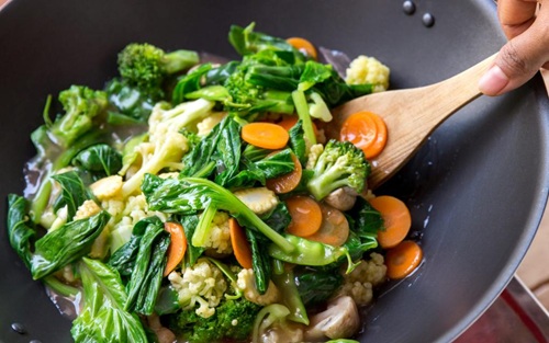 Ingredientes da estação para saladas de inverno