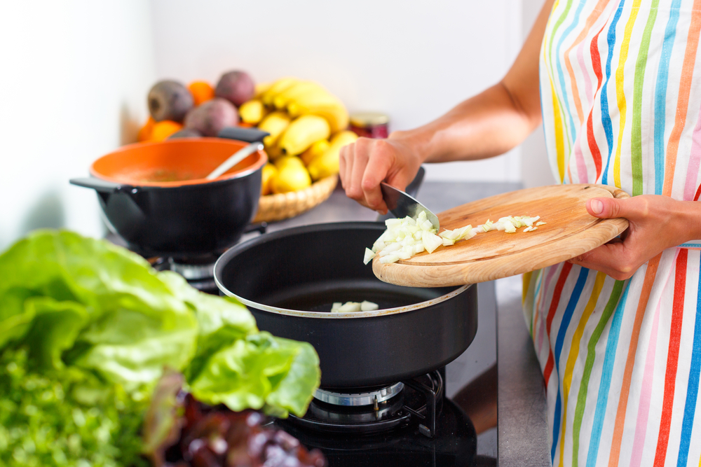 fritando alho para dietas especiais - Academia Assaí