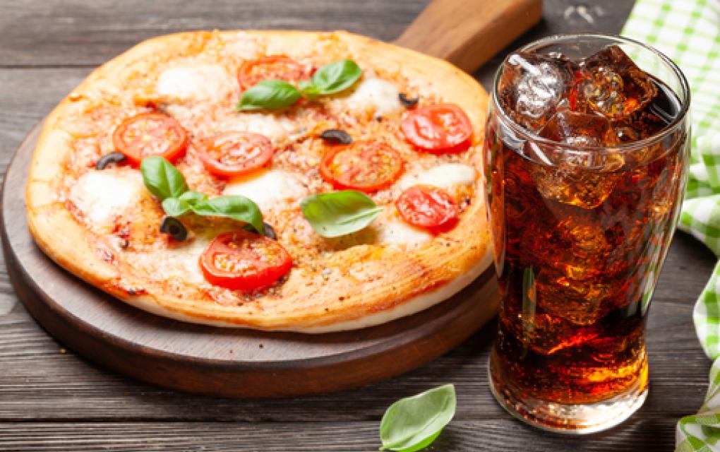 Pizza com guaraná Antarctica