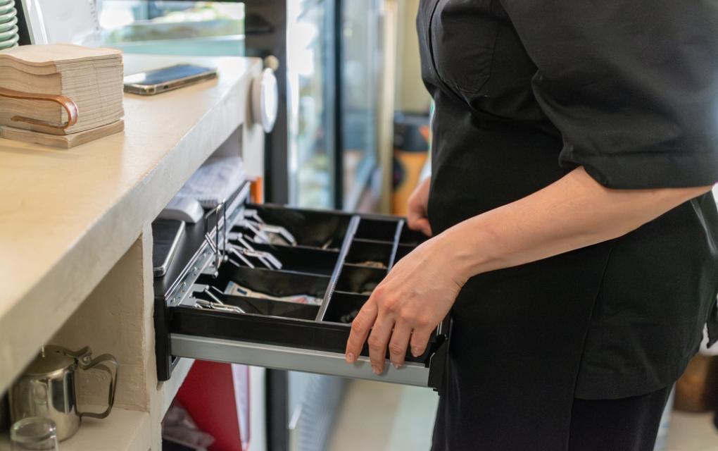 Dinheiro que entra não é lucro - caixa registradora