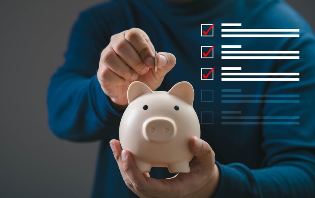 Empreendedor aplicando educação e gestão financeira