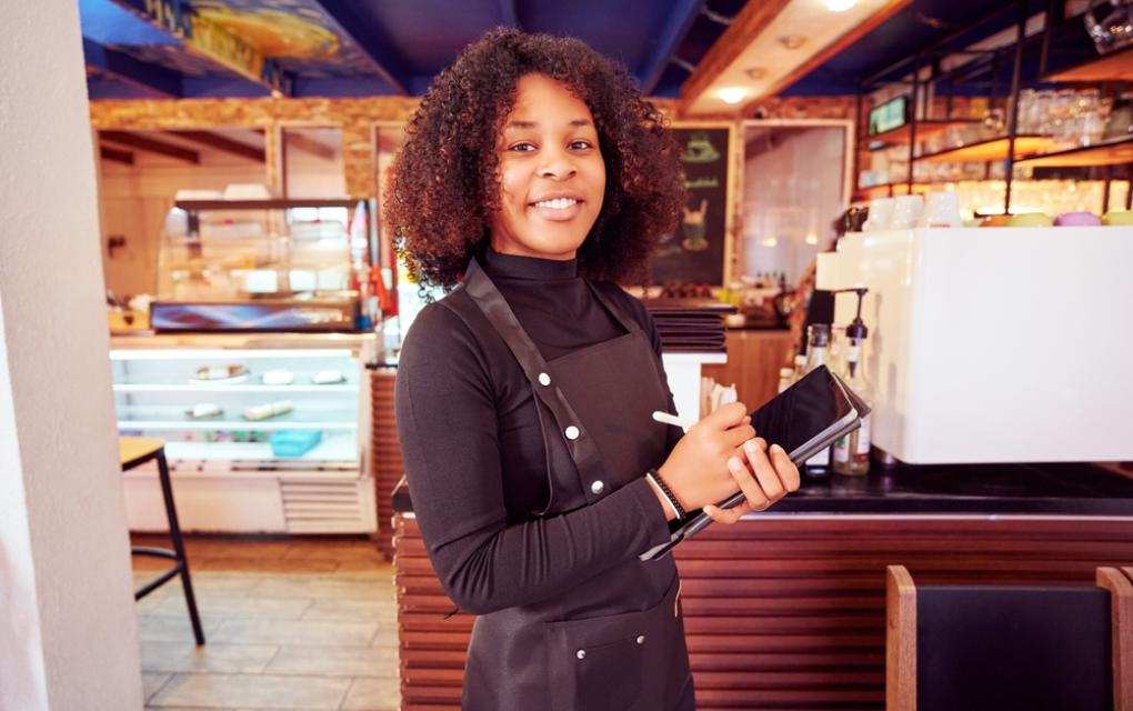 Empreendedora negra de gastronomia afro-brasileira