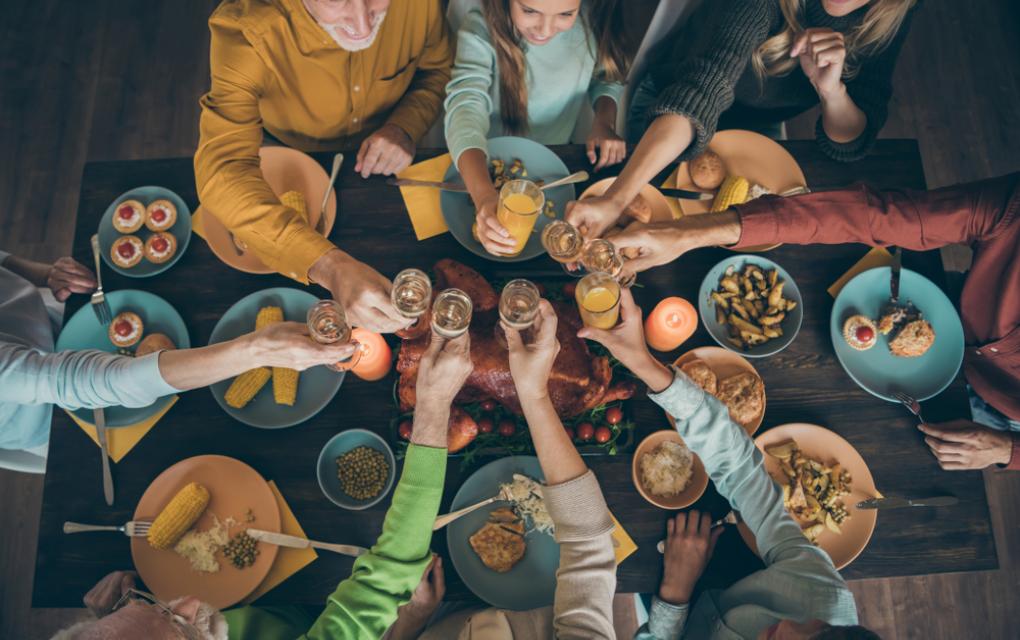 Restaurante cheio após uso de gatilhos mentais