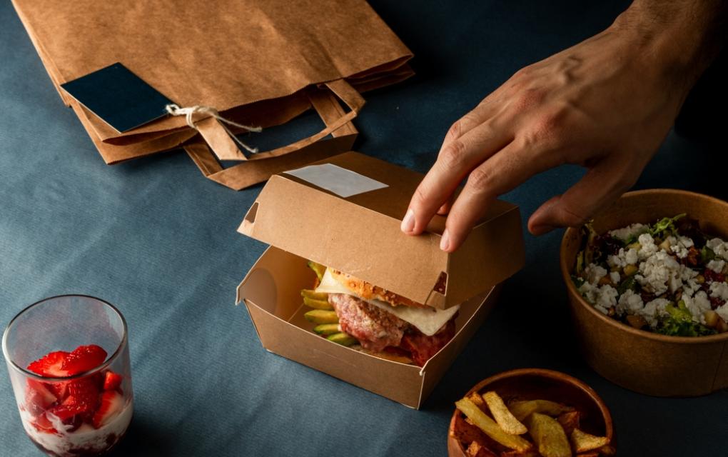 O Grab and Go atende perfeitamente essa necessidade, permitindo que o cliente entre no estabelecimento, escolha o que quer e saia em poucos minutos.