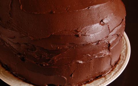 Receita de Bolo Matilda - bolo de chocolate no ovo de Páscoa