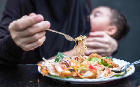 Cardápio nutricional - mãe amamentando