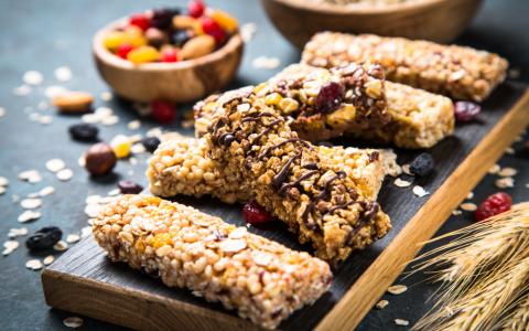 Barras de granola como exemplo de doces fitness