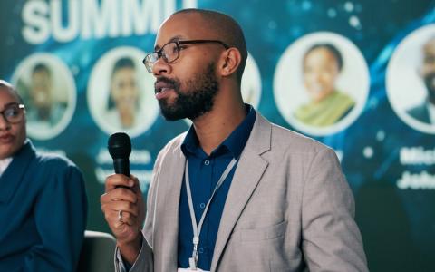 Eventos afro-brasileiros em foco: afroempreendedor discursando